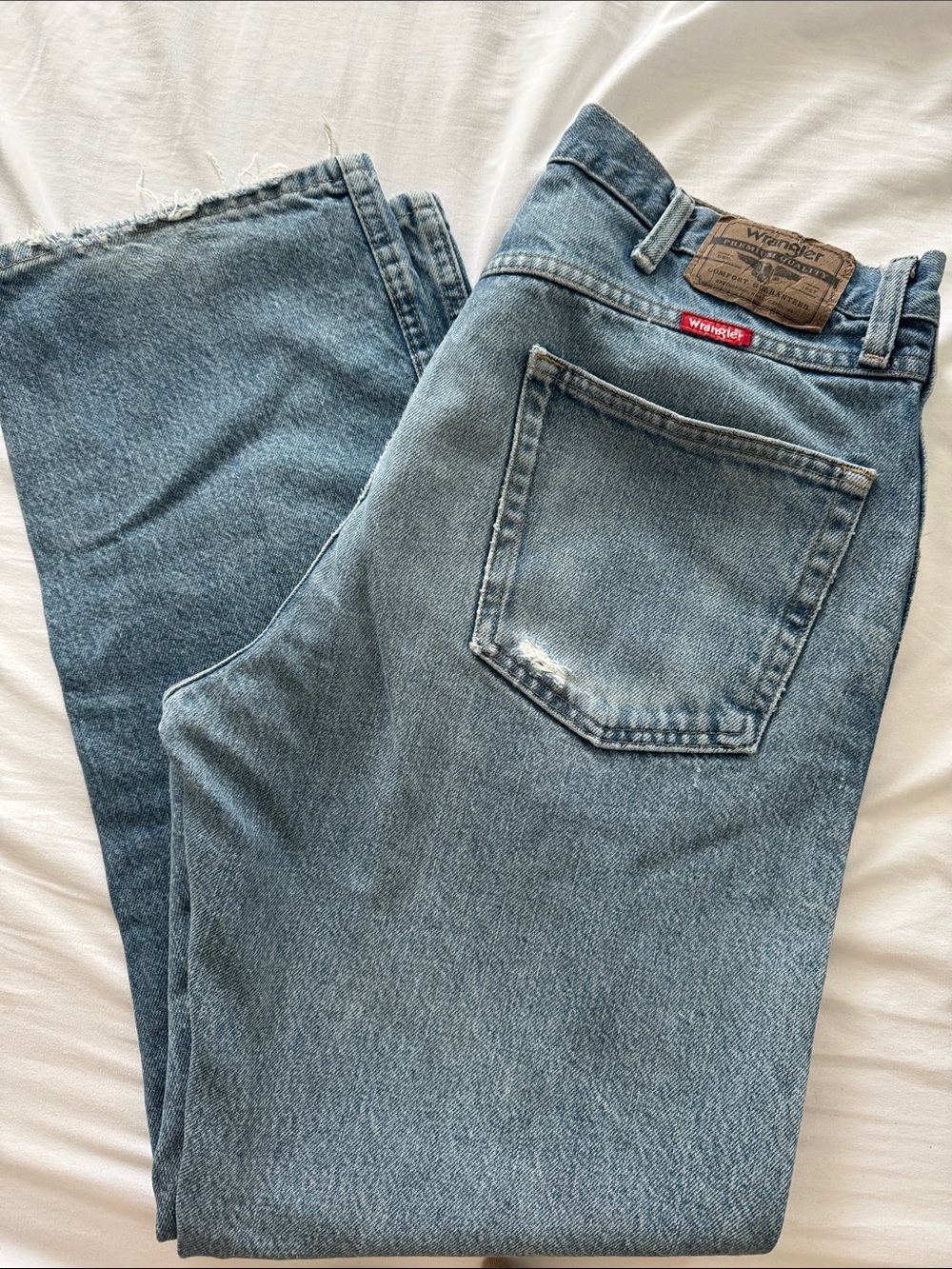 Wrangler Men's Light Wash Straight-Leg Jeans